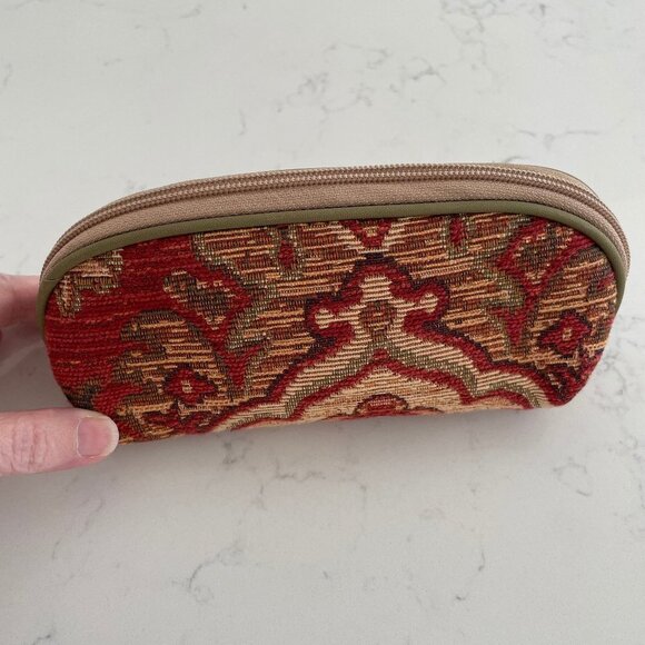 Maggi B Zippered Cosmetic Bag in Tapestry Print Red Green Cream Sz OS - Picture 1 of 9